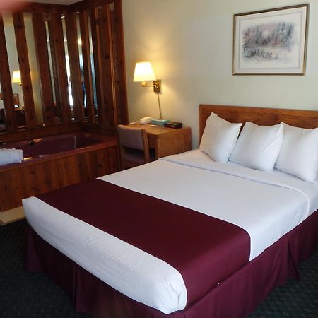 Americas Best Value Inn Сент-Игнас Номер фото
