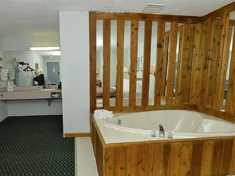 Americas Best Value Inn Сент-Игнас Экстерьер фото