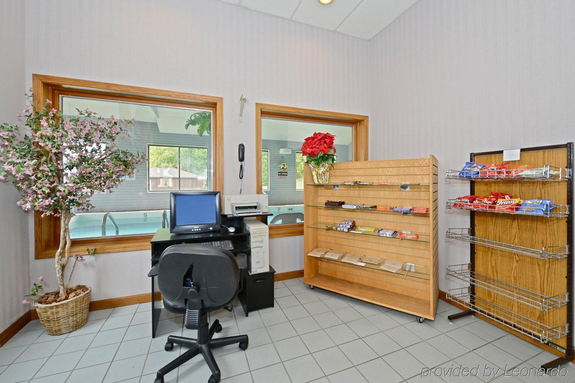 Americas Best Value Inn Сент-Игнас Экстерьер фото