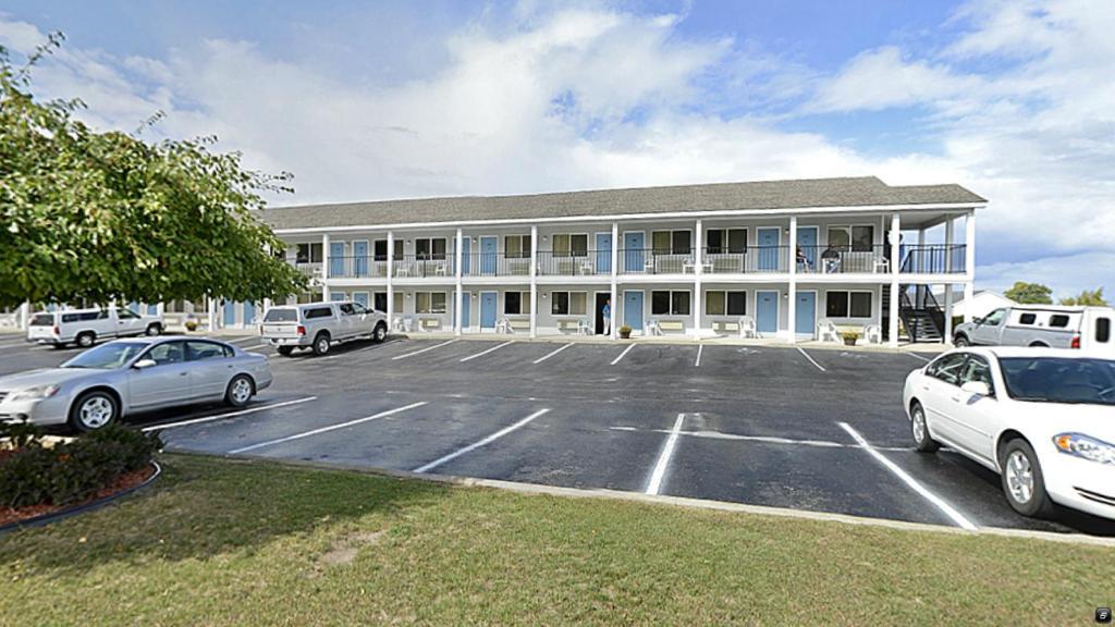 Americas Best Value Inn Сент-Игнас Экстерьер фото