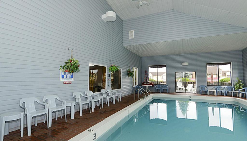 Americas Best Value Inn Сент-Игнас Экстерьер фото